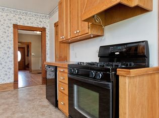 901 E 5th St, Vinton, IA 52349