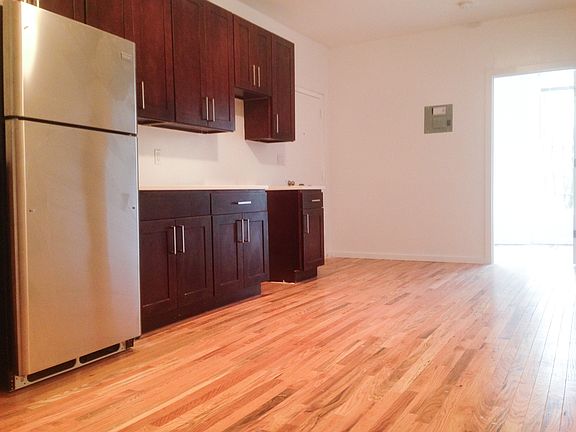 2nd image of 17 Pulaski St