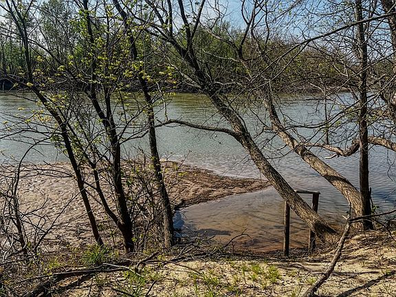 3rd image of 1962 Upper Lockhart Rd