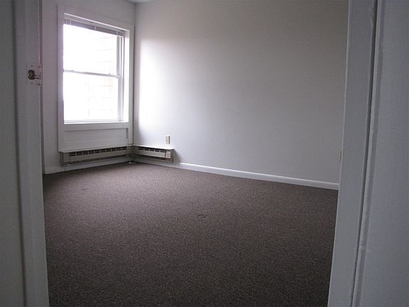 3rd image of 21238 Oxford St APT 29