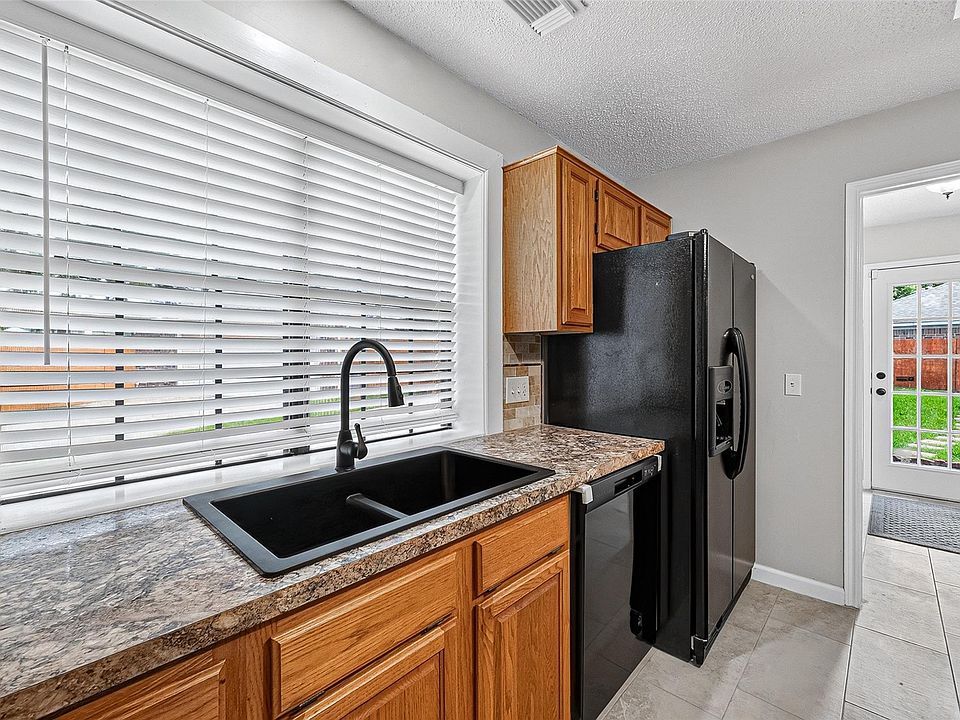 1st image of 463 Province Place Dr