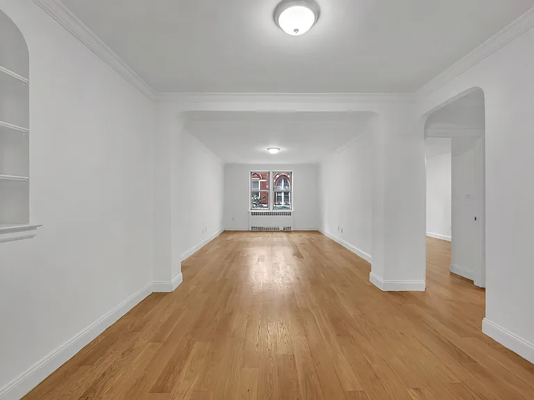 330 E 63rd St #2H — Photo 1