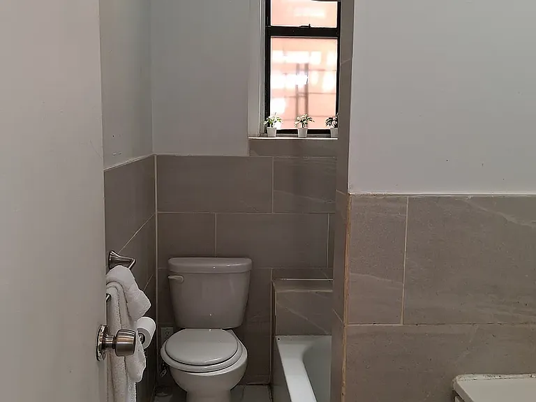 834 Riverside Dr #3E — Photo 14
