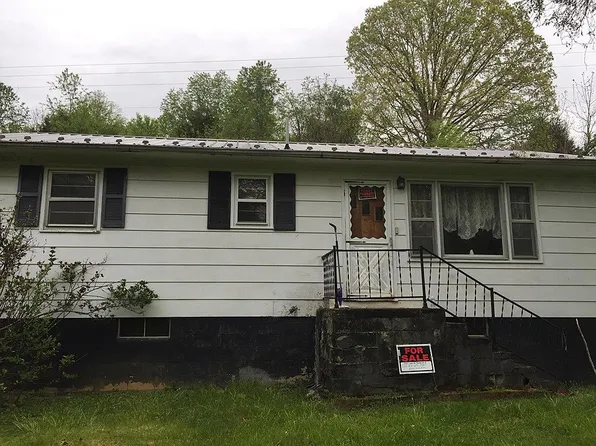 10467 Lindell Rd, Meadowview, VA 24361