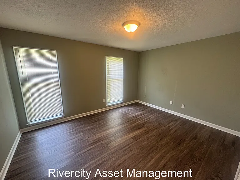 4942 Foxhall Dr — Photo 13