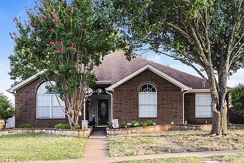 1207 Calvert Dr Photo 1