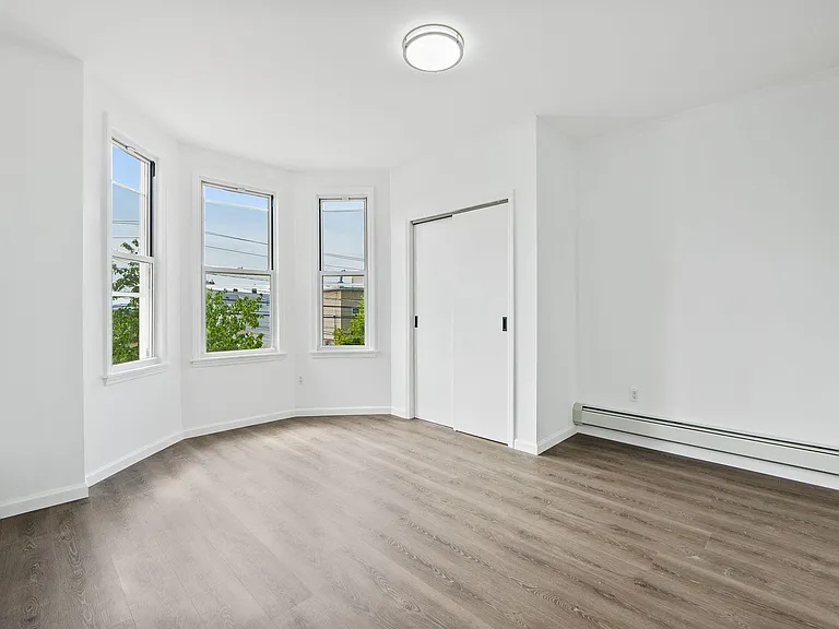 169 1/2 Prospect Ave #2 — Photo 7