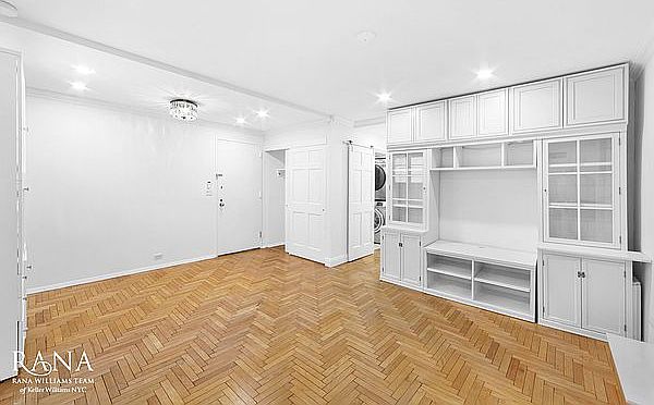 1st image of 106 Central Park S APT 5F