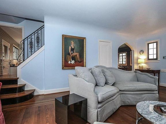 4th image of 2956 Linwood Ave