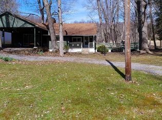 102 Rock Lake Rd, Fairmont, WV 26554