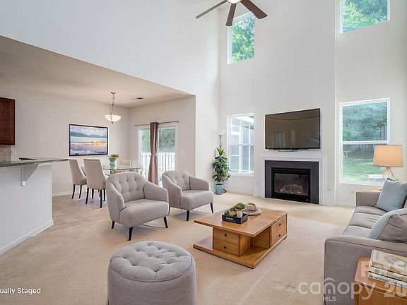 4th image of 612 Augustus Ln