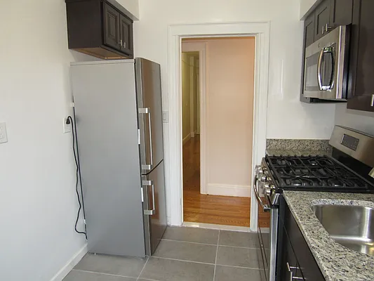 Rented by Kian Realty | media 14