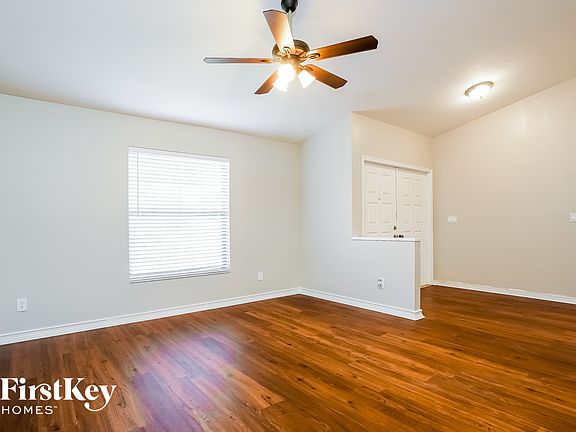 3rd image of 1206 SE 18th Ter