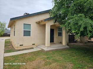 712 E Apricot Ave, Tulare, CA 93274