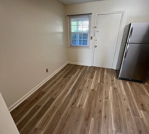 4th image of 307 N Main St #19