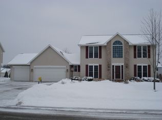 W5848 Sweet Clover Dr, APPLETON, WI 54915