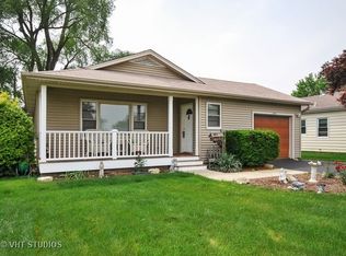305 S 12th St, St Charles, IL 60174