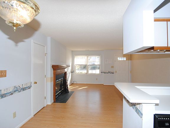 5th image of 717 Rapidan River Ct APT A