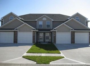 912 SW Imperial Ln, Lees Summit, MO 64064