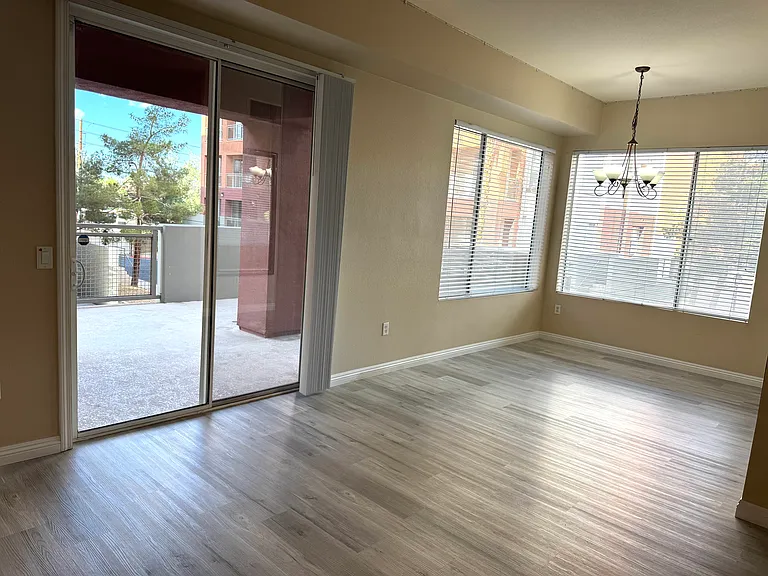 31 E Agate Ave #208 — Photo 10