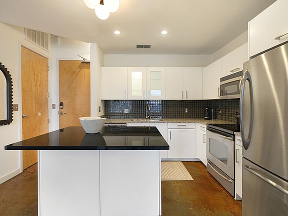 4th image of 600 12th Ave S APT 507