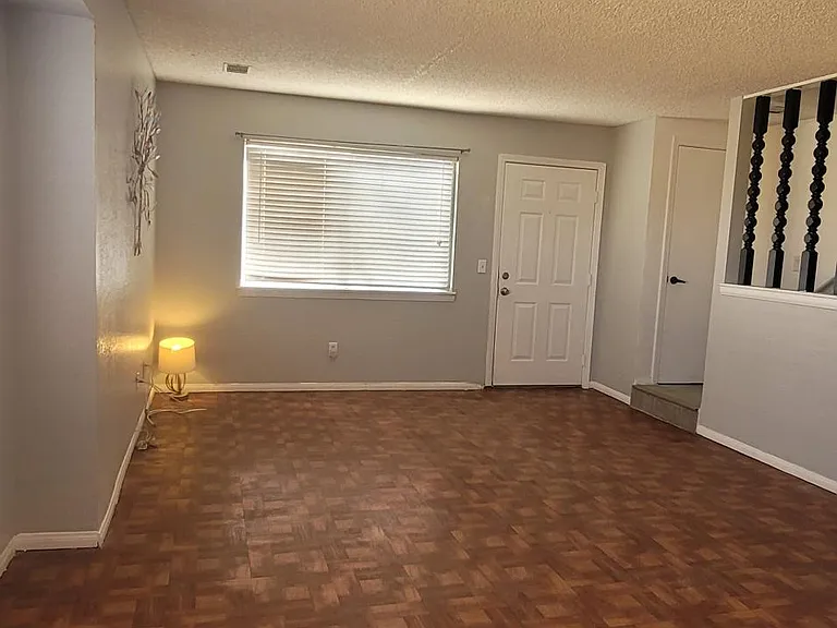 21250 Laguna Rd #5 — Photo 4
