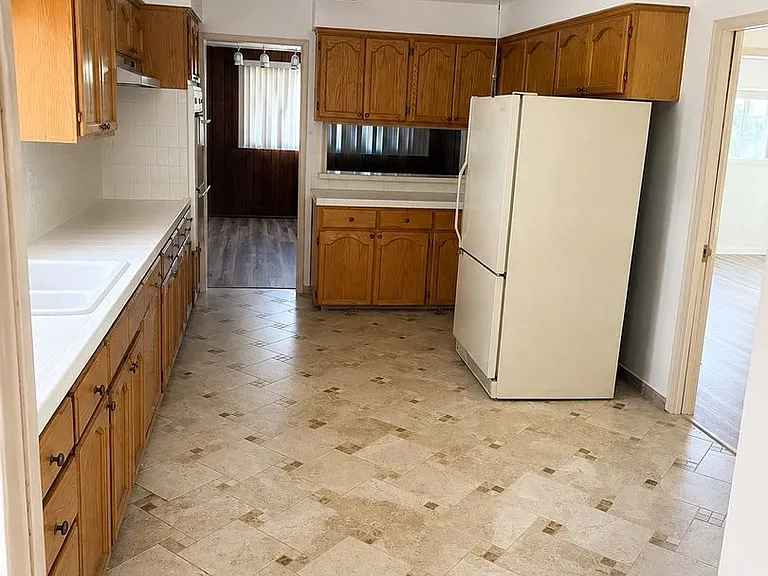 15413 Talbot Dr — Photo 11