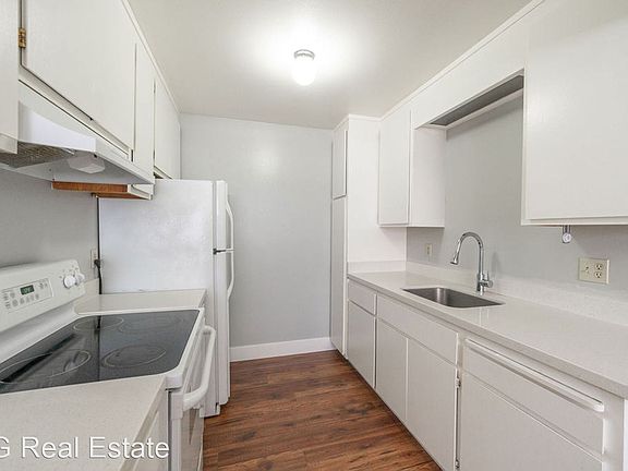 4th image of 2215 San Jose Ave #B