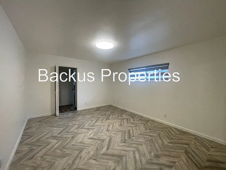 681 Alice St — Photo 10