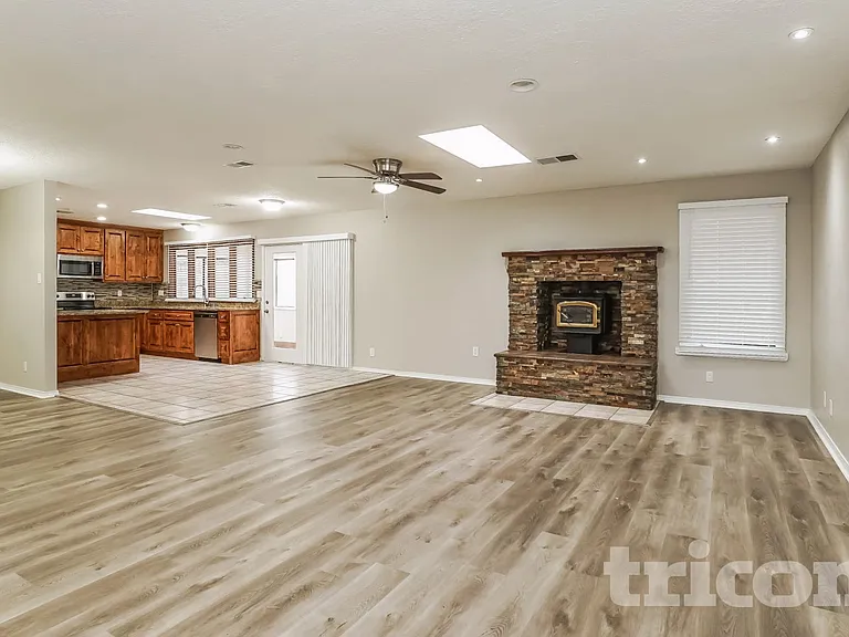 1416 Nemesia Pl NE — Photo 2