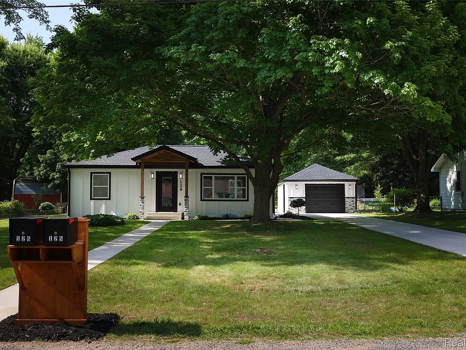 1st image of 126 Oriole Dr
