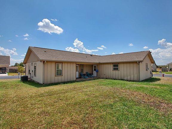 4th image of 724 Darlington Dr