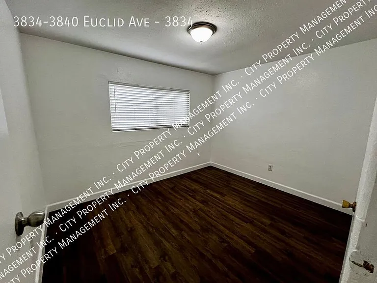3834-3840 Euclid Ave #3834 — Photo 3