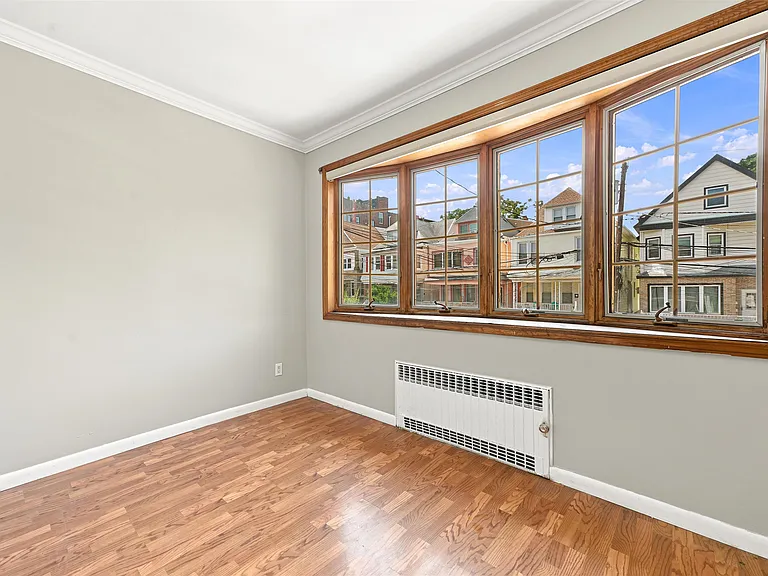 129 W 28th St #1 — Photo 10