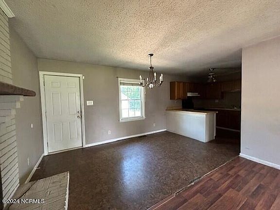 5th image of 202 Dianne Drive