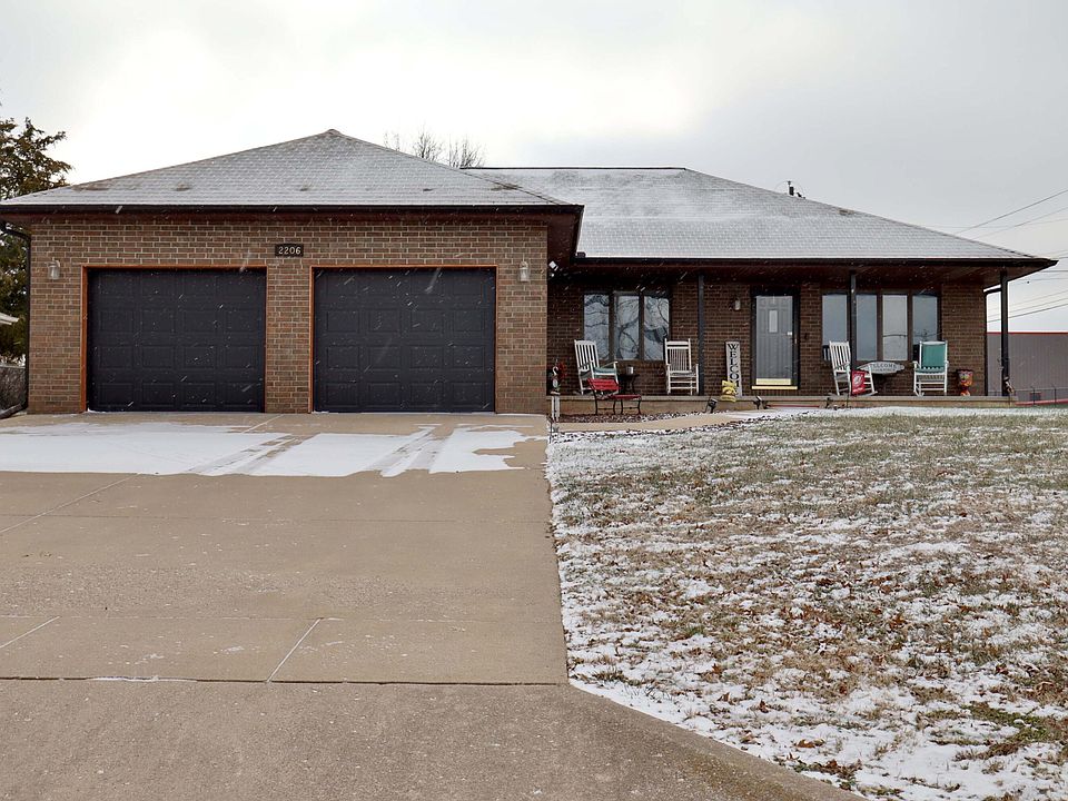 1st image of 2206 E Parkwood Street