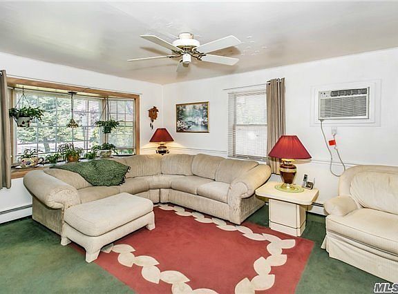5th image of 71 Deer Lake Dr