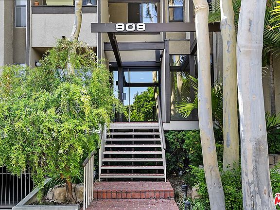 2nd image of 909 N Sierra Bonita Ave Unit 1