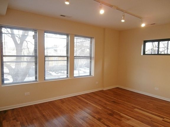 4th image of 4746 N Sacramento Ave APT 3W