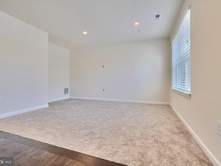 8016 Blue Stream Dr — Photo 5