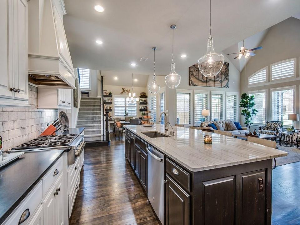 1st image of 705 Splash Dr