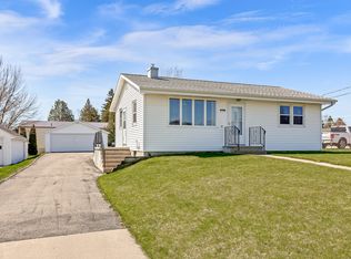 4105 Delta St, Manitowoc, WI 54220