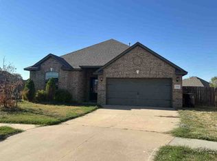 3005 Copan Ct, Yukon, OK 73099