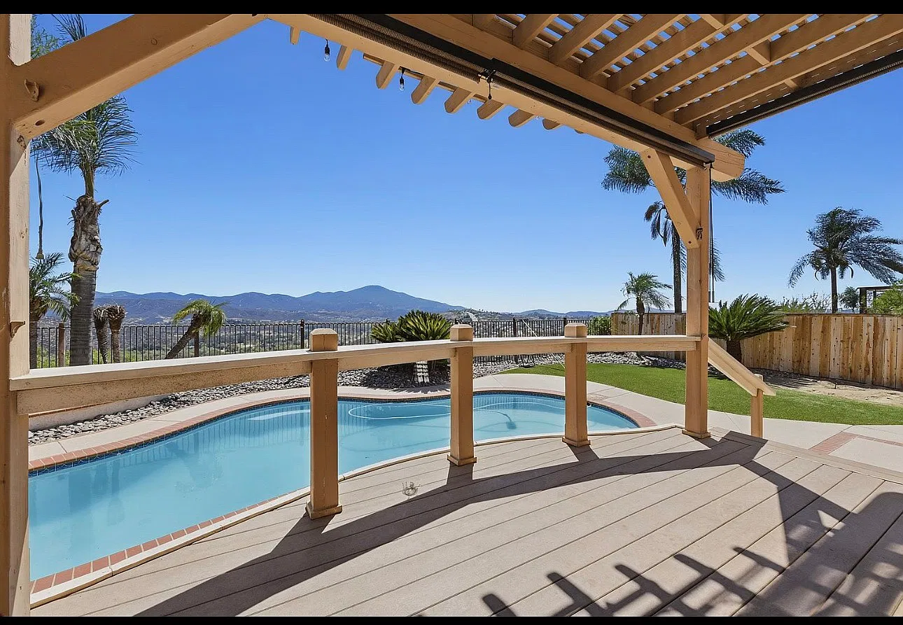 5 bed, 3100 sqft, $5,999 — Photo 4