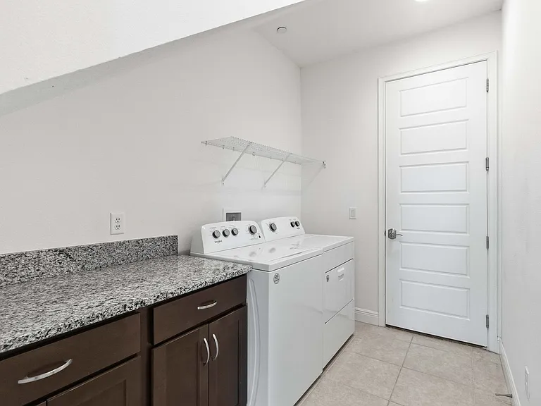 10096 Sunnifa Aly — Photo 22