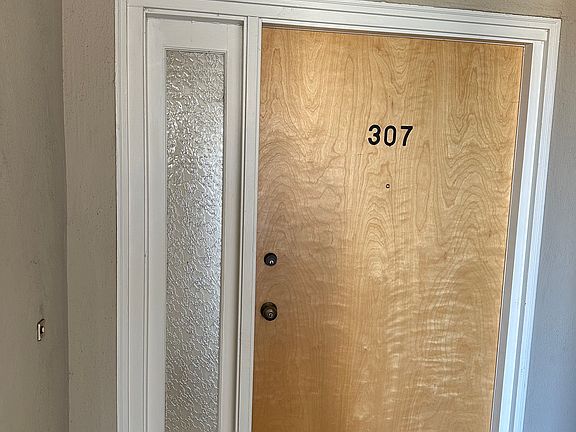 2nd image of 1405 Oak Grove Ave APT 307