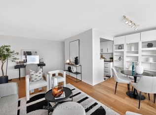 74 Spadina Rd #701, Toronto, ON M5R2T5