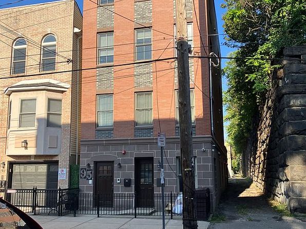 95 Coles St