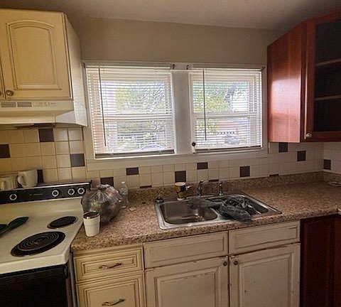 3rd image of 450 S 22nd St