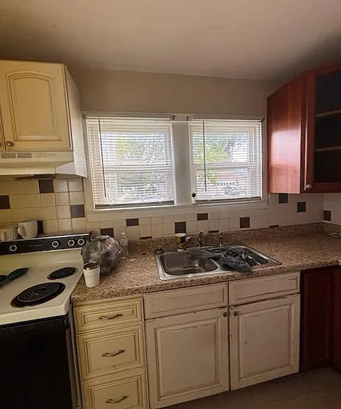 450 S 22nd St — Photo 3